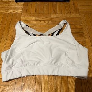 90 degree by Reflex women’s sports bra.  White, size M.